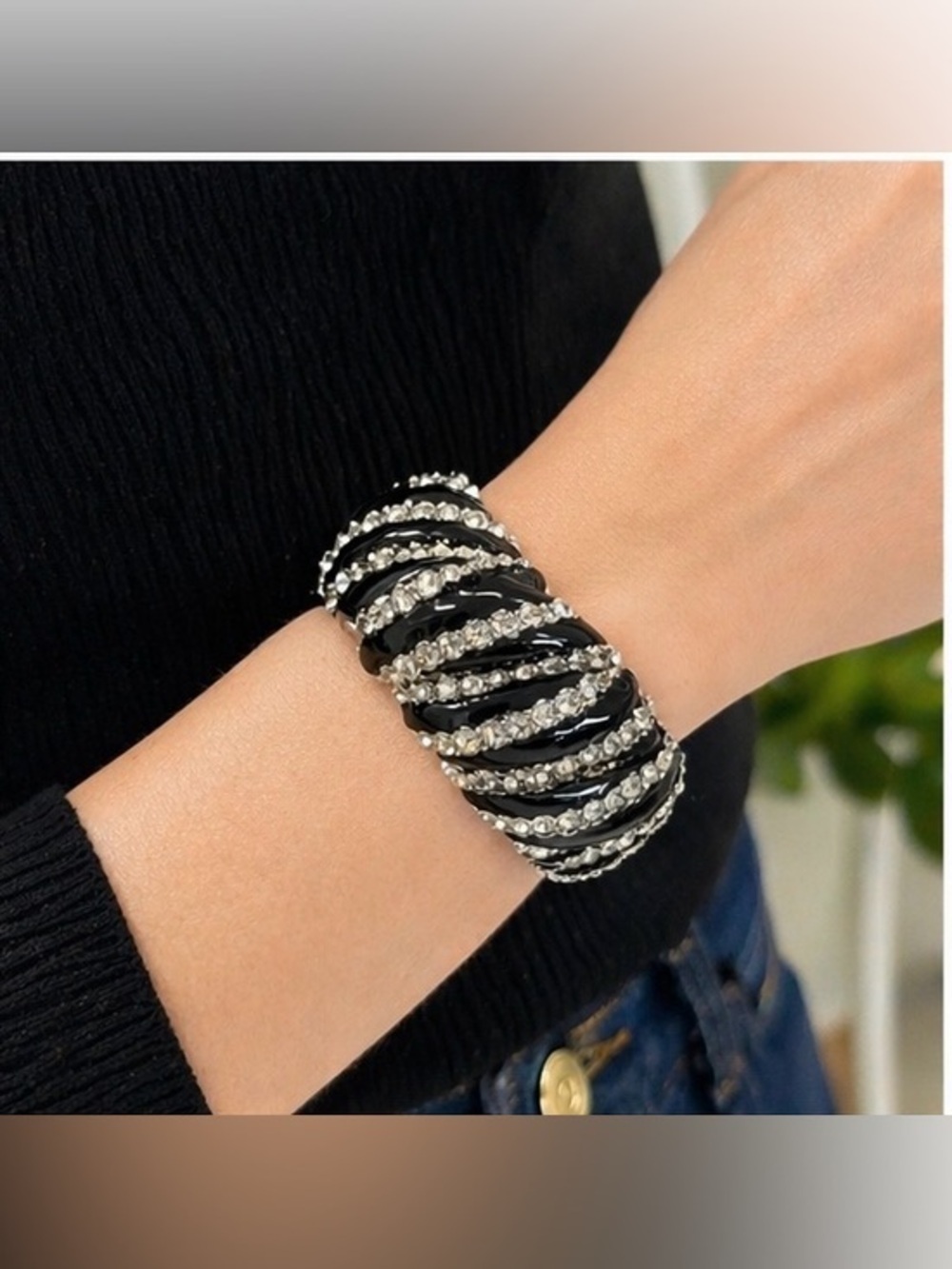 🖤Black Enamel & Crystal Hinged Cuff Bracelet | Silver Tone🩶